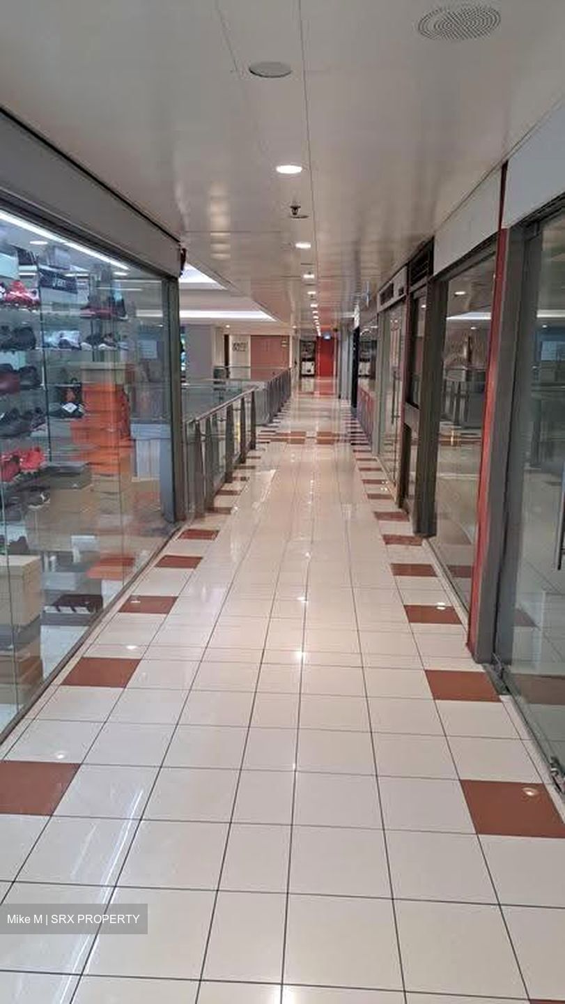 Peninsula Shopping Complex (D6), Retail #635859341